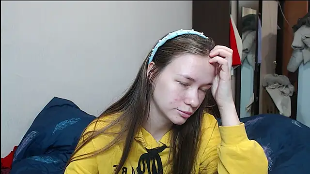 leila bambi  online show from March 2025 04:40:02 PM