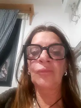 gildamilf online show from April 2026 09:30:01 PM