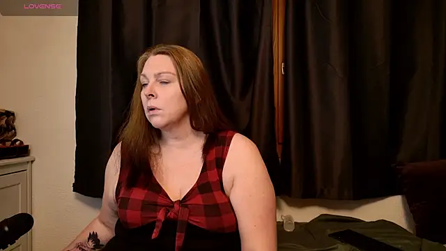 Big Beautiful MILF online show from February 2025 07:42:02 PM