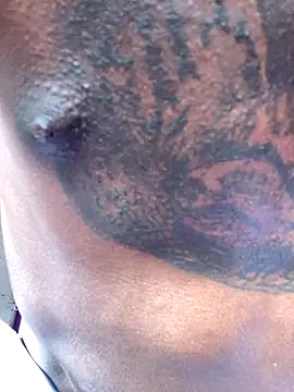 Larry-n-clouds online show from November 2025 05:05:02 PM