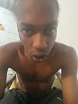 Snapshot of Larry-n-clouds chatting on January 2026 06:53:01 PM Larry-n-clouds online show from January 2026 06:53:01 PM