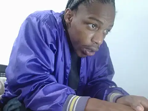 Snapshot of Larry-n-clouds chatting on February 2026 12:09:02 PM Larry-n-clouds online show from February 2026 12:09:02 PM