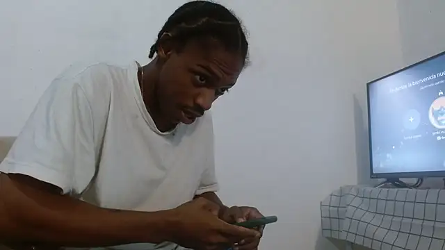 Snapshot of Larry-n-clouds chatting on February 2026 04:47:02 PM Larry-n-clouds online show from February 2026 04:47:02 PM