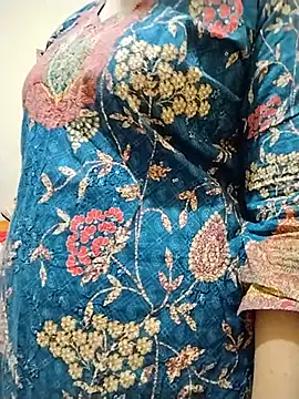 Snapshot of Ameera19 chatting on May 2026 04:37:01 PM Ameera19 online show from May 2026 04:37:01 PM