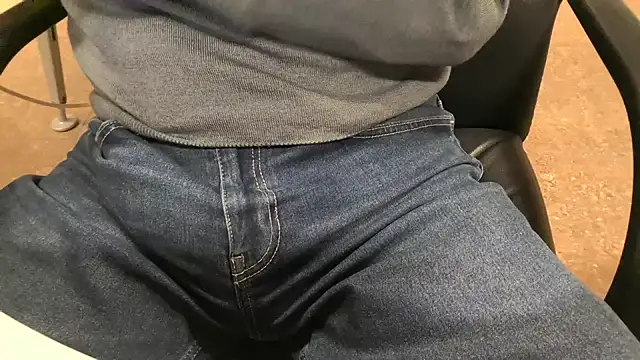 alessandroman2114 online show from January 2026 05:26:01 PM