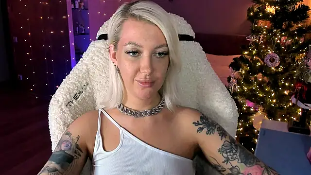 tykioty Miley online show from December 2025 04:04:01 PM