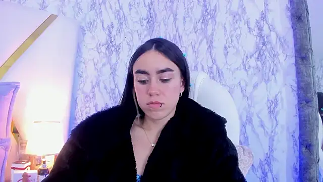 Snapshot of Athziry_ chatting on January 2025 12:12:01 AM Athziry online show from January 2025 12:12:01 AM
