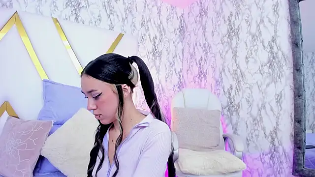 Snapshot of Athziry_ chatting on February 2025 10:01:01 PM Athziry online show from February 2025 10:01:01 PM
