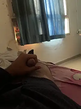 Snapshot of mrtoy121 chatting on February 2025 05:15:01 AM mrtoy121 online show from February 2025 05:15:01 AM