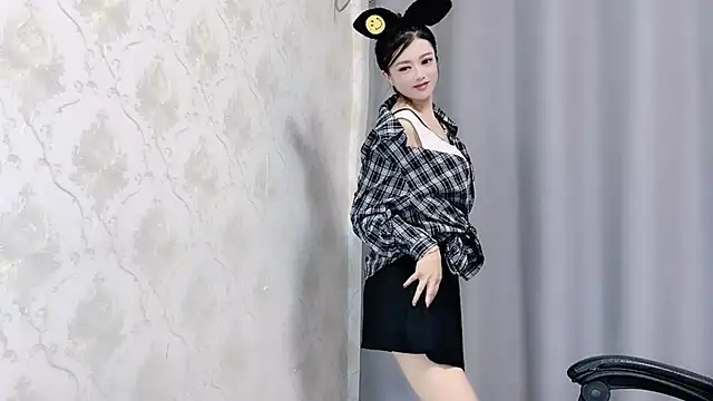 VIWVI online show from October 2025 05:06:02 AM