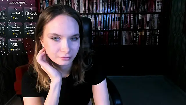 LinaVolberg online show from November 2025 12:53:02 PM