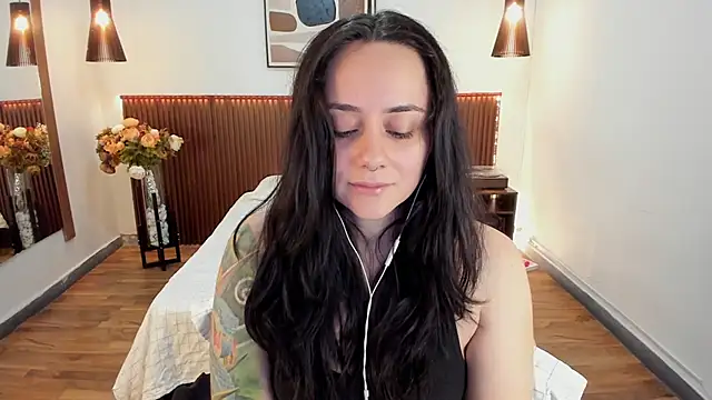 Snapshot of KatherineBond chatting on June 2026 08:09:01 PM KatherineBond online show from June 2026 08:09:01 PM