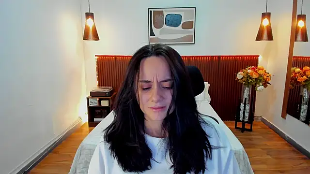 Snapshot of KatherineBond chatting on July 2026 04:31:02 PM KatherineBond online show from July 2026 04:31:02 PM