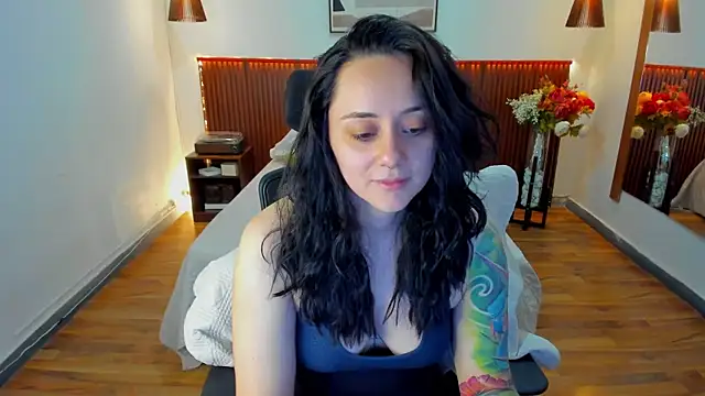 Snapshot of KatherineBond chatting on August 2026 06:21:01 PM KatherineBond online show from August 2026 06:21:01 PM