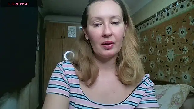 AnnaXLovers online show from November 2025 12:27:01 PM