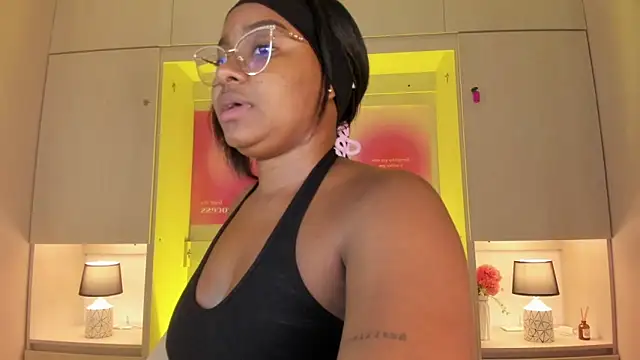 tamaraa smiith online show from April 2026 09:39:33 PM