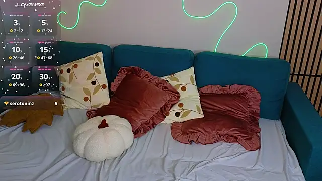 Aisha Riley online show from November 2025 03:45:01 PM