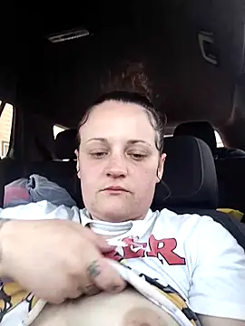 TiahhMarie online show from April 2026 08:01:02 PM