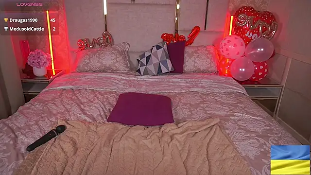 SusieWood online show from February 2025 12:19:02 AM