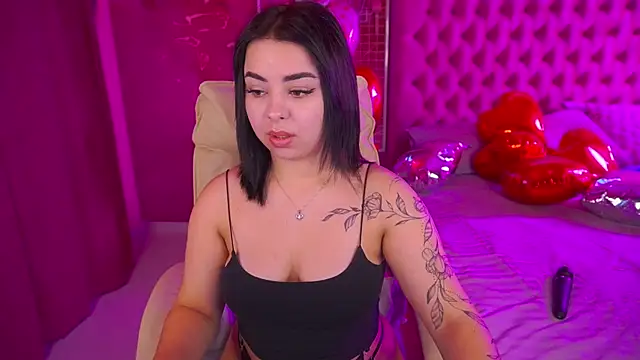 SusieWood online show from February 2026 09:08:01 PM