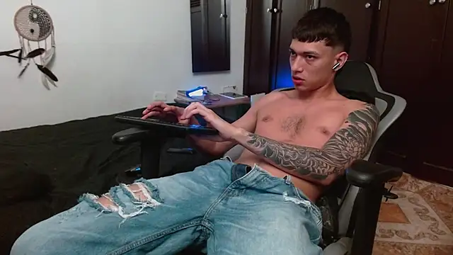 aaron blug online show from November 2025 01:48:02 AM