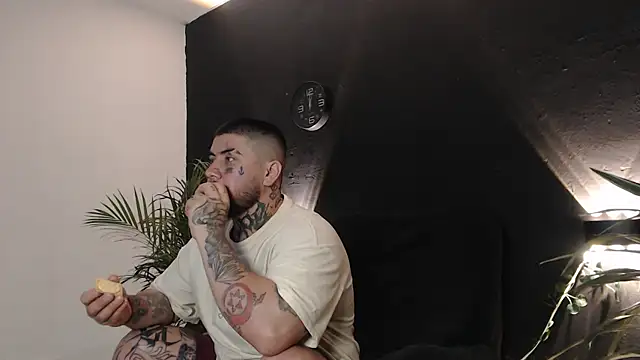 Ash gusbig online show from March 2025 03:04:02 AM