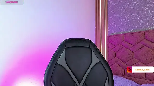 cattaleya    online show from March 2025 07:12:01 PM