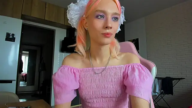 Snapshot of _Alice_Kitty chatting on July 2026 08:19:01 AM Alice Kitty online show from July 2026 08:19:01 AM