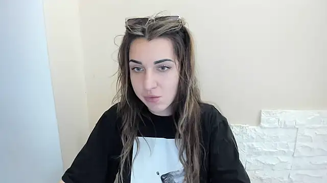 Summmmersky online show from November 2025 02:16:01 PM