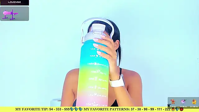 Snapshot of AriannaLewiis chatting on April 2026 01:53:01 AM AriannaLewiis online show from April 2026 01:53:01 AM