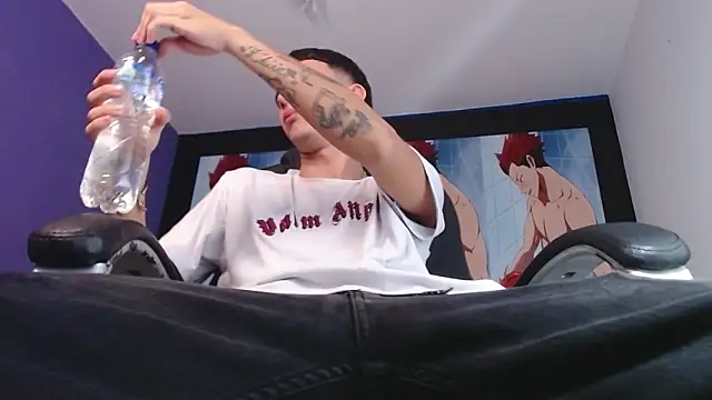 Snapshot of FrannBoy chatting on December 2024 03:50:02 PM FrannBoy online show from December 2024 03:50:02 PM