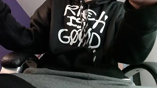 Snapshot of FrannBoy chatting on December 2024 02:03:02 PM FrannBoy online show from December 2024 02:03:02 PM