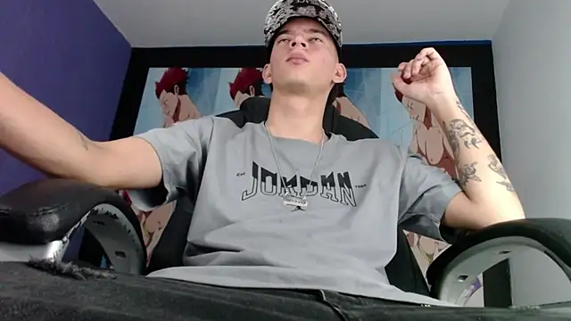 Snapshot of FrannBoy chatting on January 2025 06:35:01 PM FrannBoy online show from January 2025 06:35:01 PM