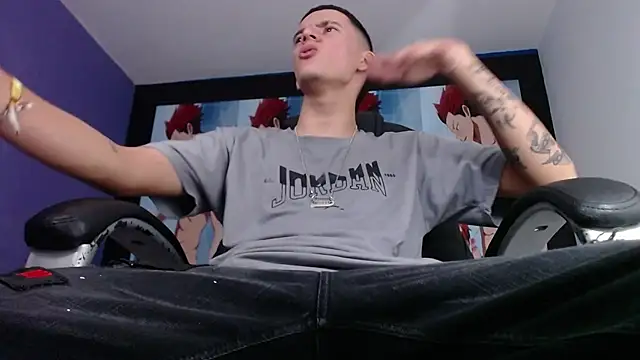 Snapshot of FrannBoy chatting on January 2025 02:59:01 AM FrannBoy online show from January 2025 02:59:01 AM