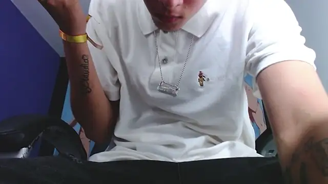 Snapshot of FrannBoy chatting on February 2025 10:02:01 PM FrannBoy online show from February 2025 10:02:01 PM