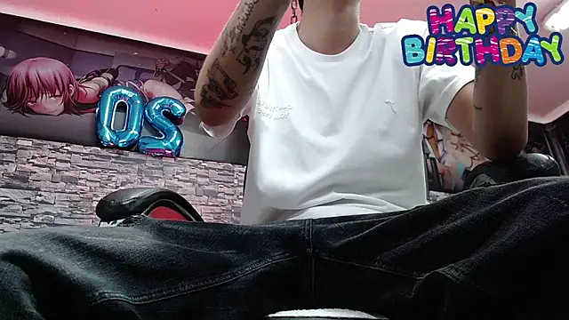 Snapshot of FrannBoy chatting on February 2025 08:01:01 PM FrannBoy online show from February 2025 08:01:01 PM