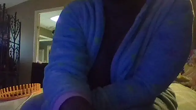 Snapshot of EbonyFetishQueen chatting on April 2026 04:08:01 PM EbonyFetishQueen online show from April 2026 04:08:01 PM