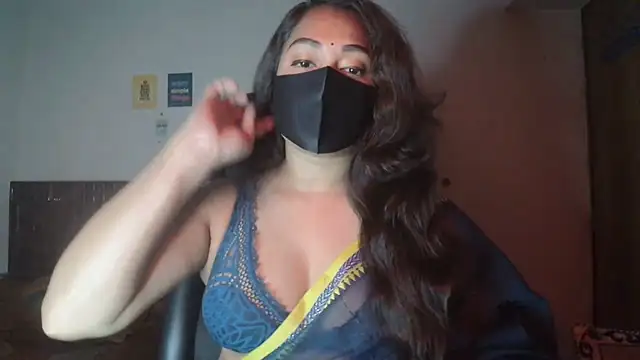 Most-Beautiful-Queen online show from November 2025 07:14:01 PM