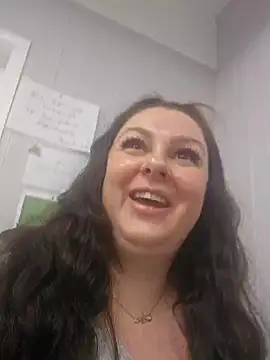 Britishbella online show from February 2025 06:42:02 PM