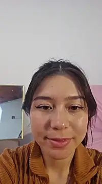 Snapshot of pink_flower_ chatting on January 2025 10:41:01 PM pink flower online show from January 2025 10:41:01 PM