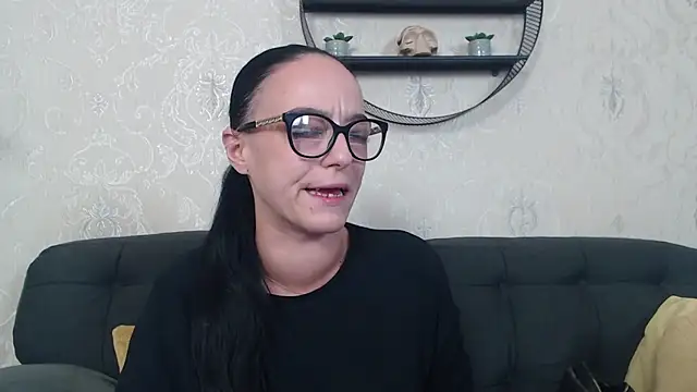 IzabelllNoir online show from November 2025 09:13:02 PM