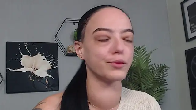 Snapshot of IzabelllNoir chatting on January 2026 11:58:01 AM IzabelllNoir online show from January 2026 11:58:01 AM