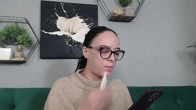 Snapshot of IzabelllNoir chatting on February 2026 08:30:02 AM IzabelllNoir online show from February 2026 08:30:02 AM