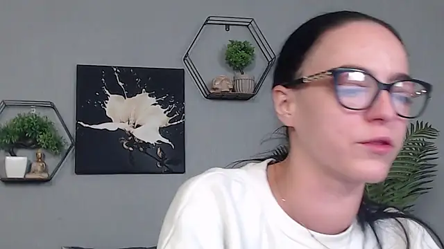 Snapshot of IzabelllNoir chatting on February 2026 08:23:02 AM IzabelllNoir online show from February 2026 08:23:02 AM