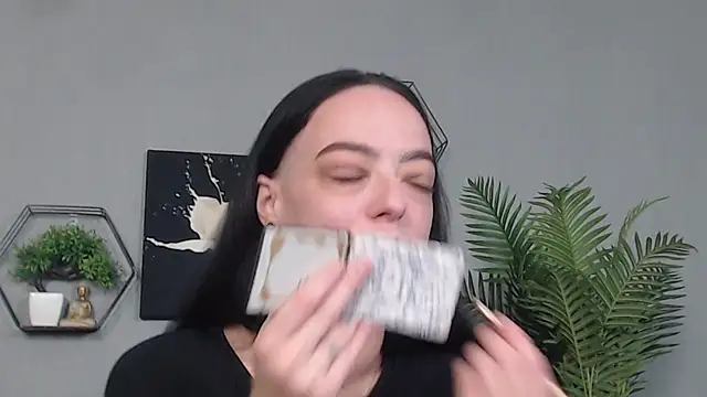 Snapshot of IzabelllNoir chatting on February 2026 10:03:02 AM IzabelllNoir online show from February 2026 10:03:02 AM