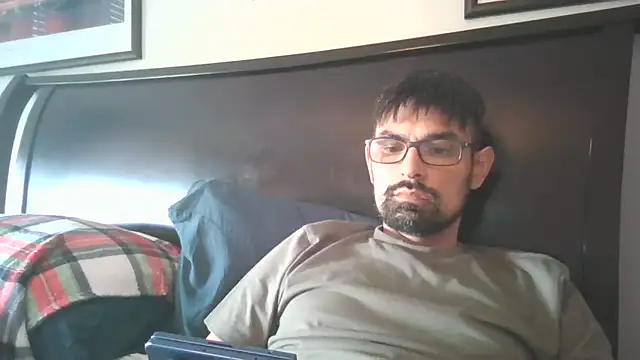 Snapshot of spence204011 chatting on June 2026 10:47:02 PM spence204011 online show from June 2026 10:47:02 PM
