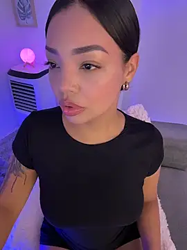 Sara LipsX online show from December 2025 02:51:01 AM