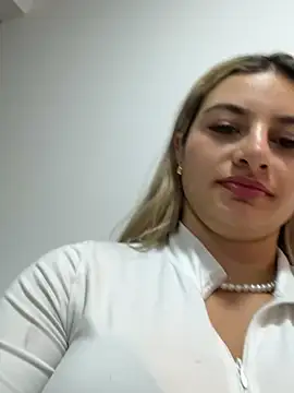 AtheneaRossi online show from February 2026 10:41:02 PM