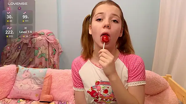 Snapshot of PrincessLittleKiki chatting on December 2025 07:35:01 AM PrincessLittleKiki online show from December 2025 07:35:01 AM