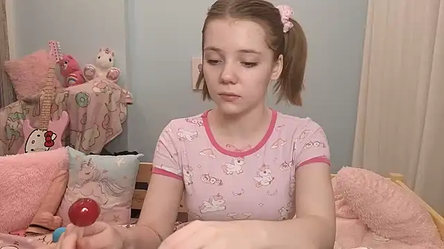 Snapshot of PrincessLittleKiki chatting on January 2026 03:39:01 PM PrincessLittleKiki online show from January 2026 03:39:01 PM